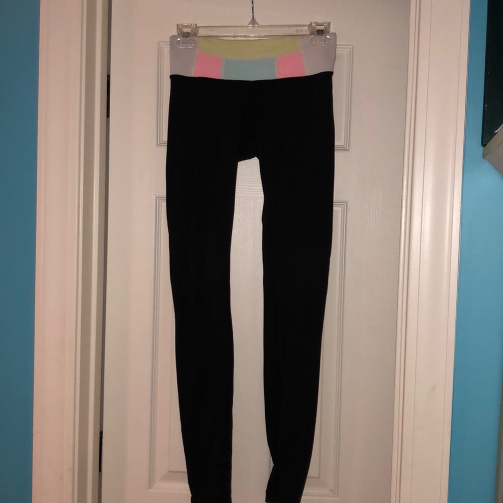 black lululemon Luon legging